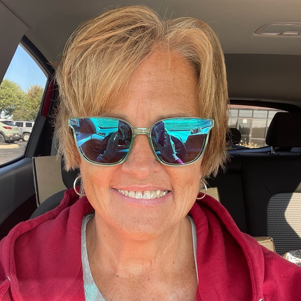 Meet your Posher, Delaine